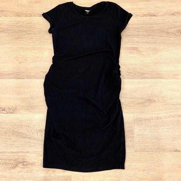 Old Navy Maternity - midi black bodycon tshirt dress - Picture 2 of 3